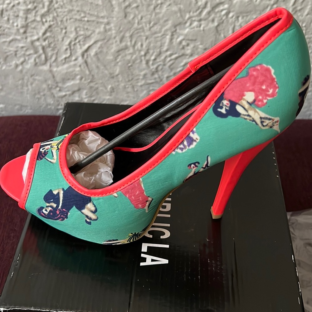 La Republic Peep Toe Heels with Pin Up design
